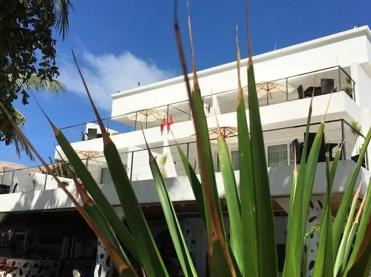 Hotel Sundown Beach Studios