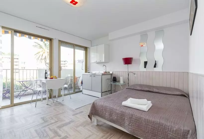 Maubourg Studio