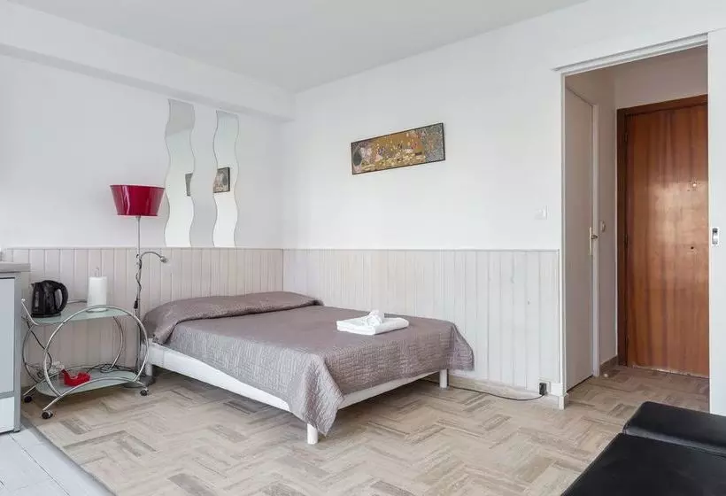 Maubourg Studio