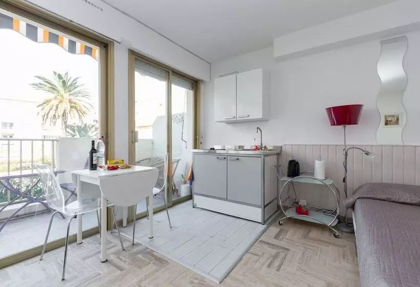 Maubourg Studio