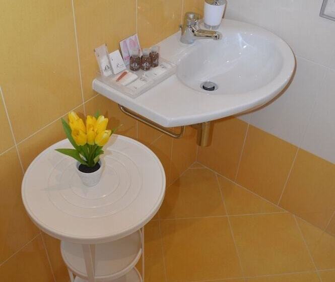 Majatalo A Alera Room & Breakfast