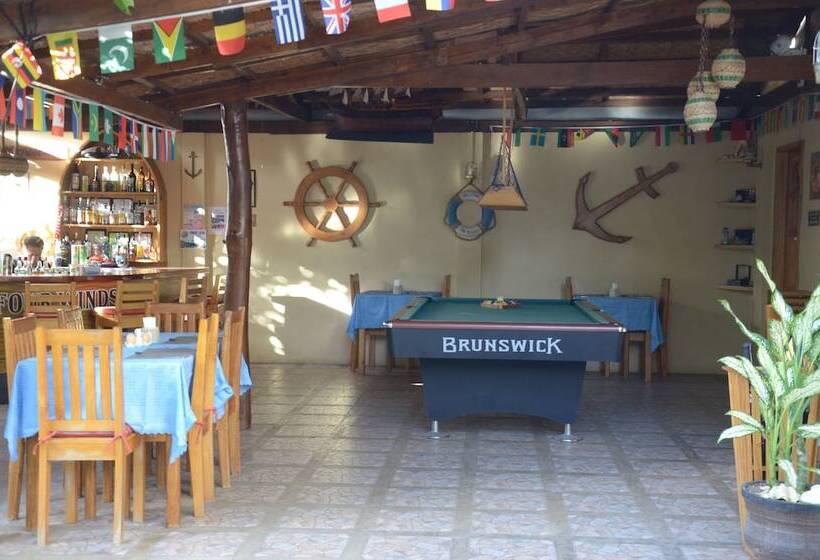 Pension Captains Lodge And Bar