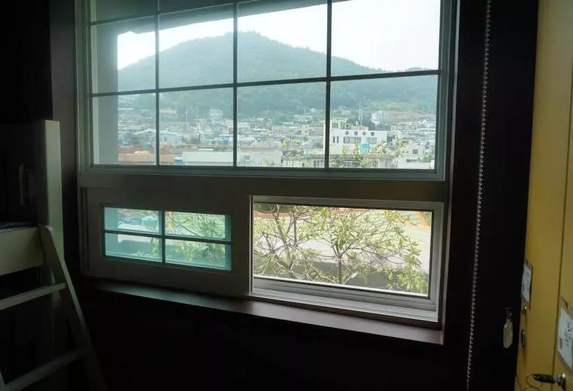Majatalo Grim Garden Guesthouse