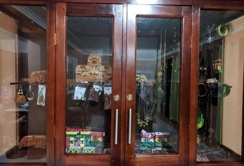 پانسیون Rockhampton Retreat Guest House