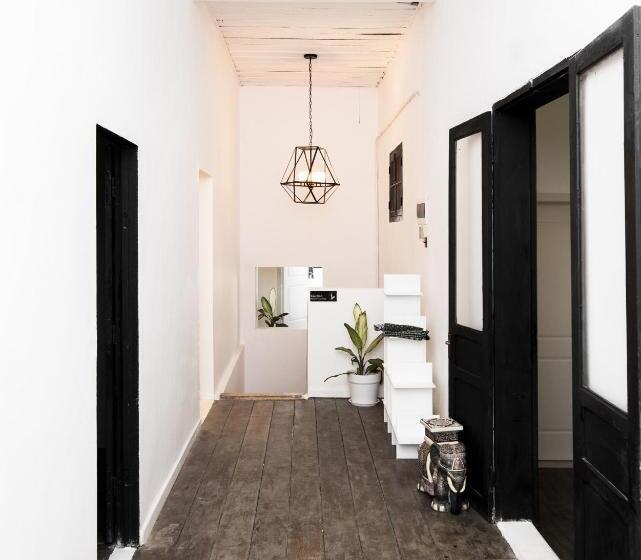 פנסיון Syri Guesthouse Vientiane Hostel & Cafe