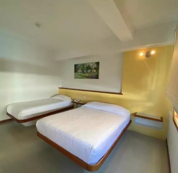 هتل Casa Tramontana