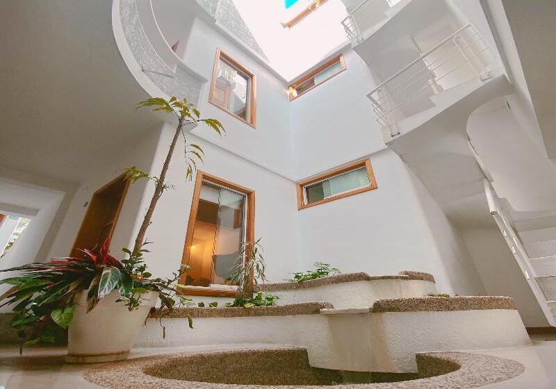 هتل Casa Tramontana