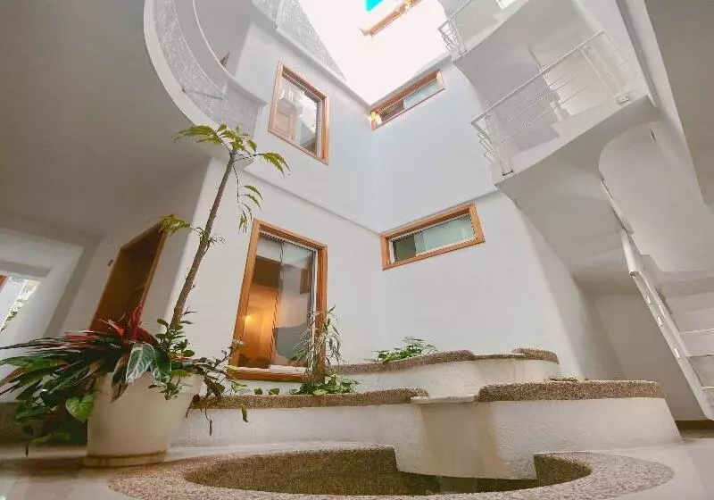 هتل Casa Tramontana