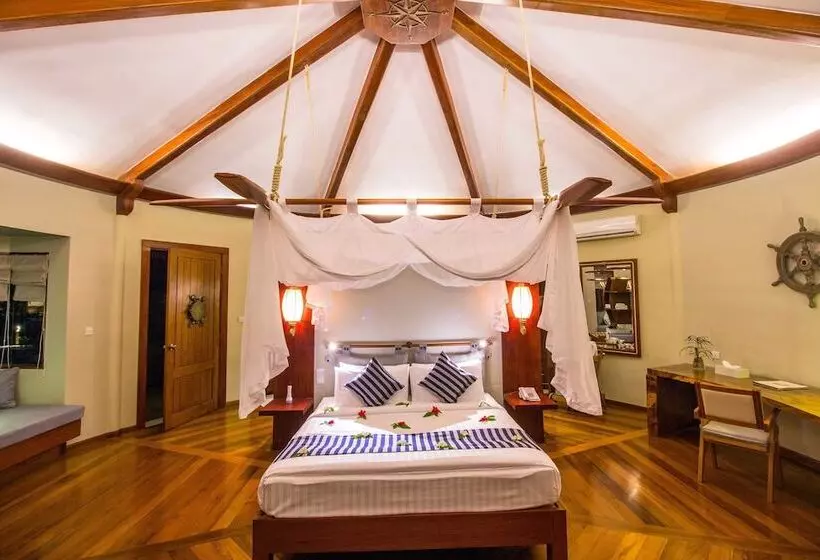 هتل Pristine Mermaid Resort