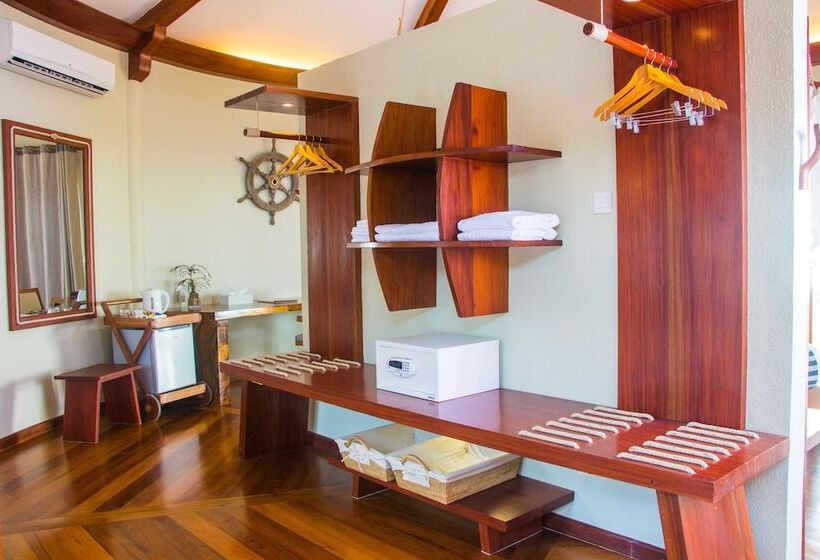 Hotel Pristine Mermaid Resort