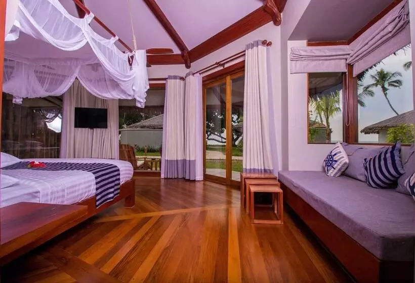 هتل Pristine Mermaid Resort