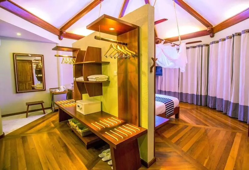 هتل Pristine Mermaid Resort