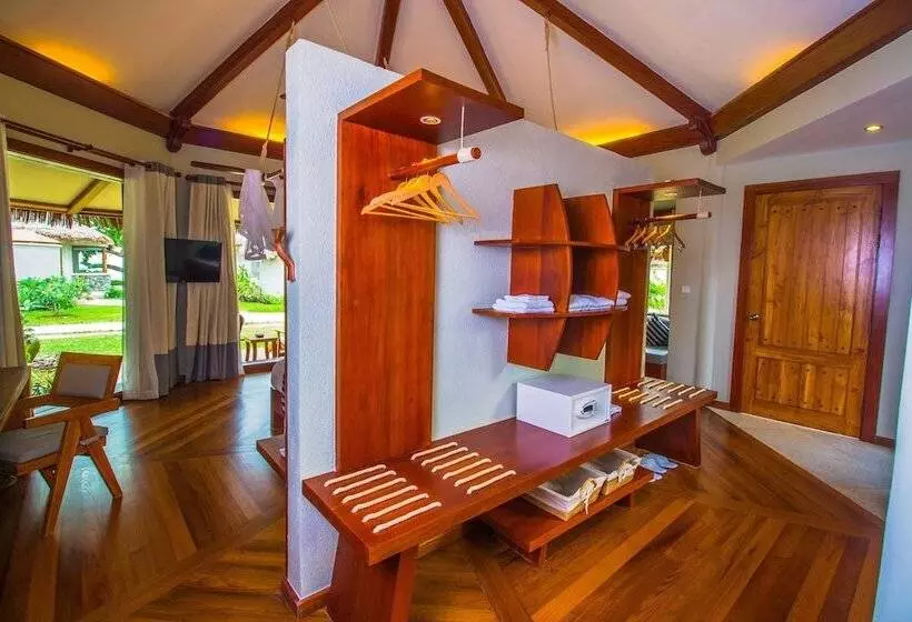 هتل Pristine Mermaid Resort