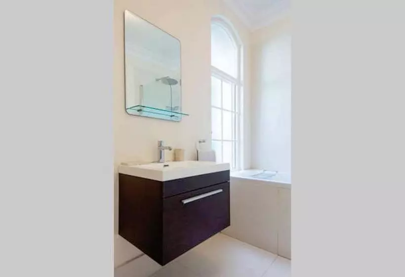 15a On Hove