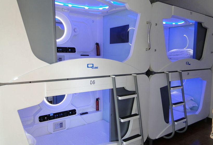 호스텔 Qube Beach Resort