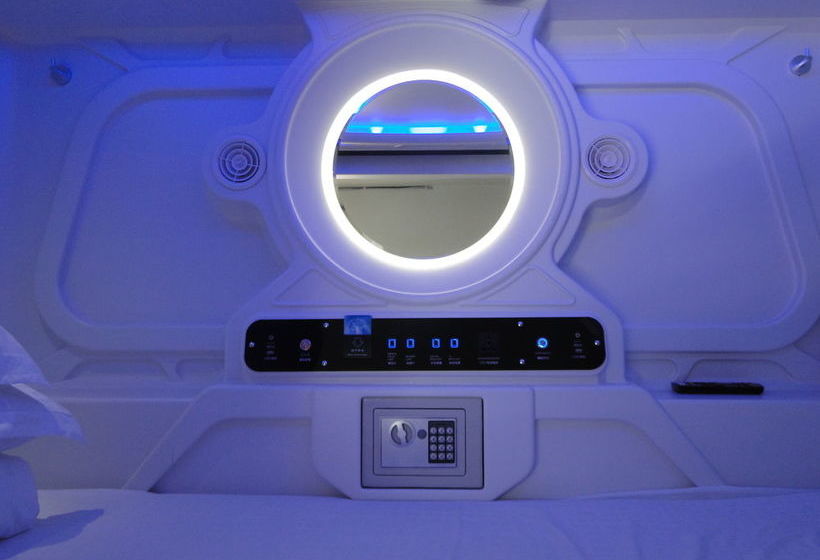 호스텔 Qube Beach Resort