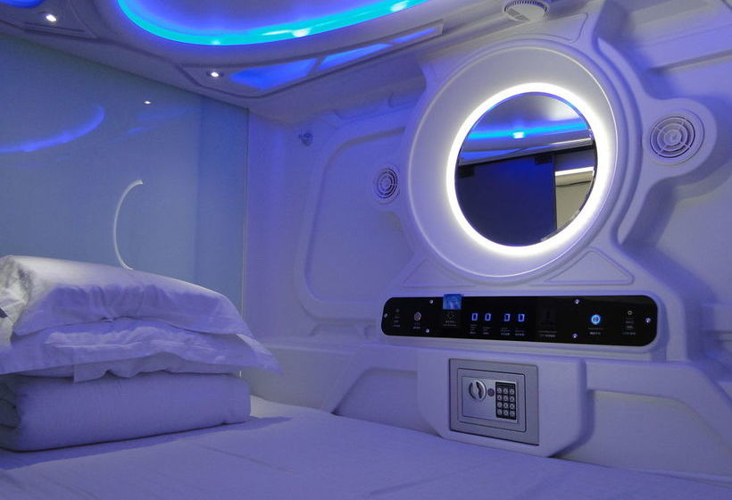 호스텔 Qube Beach Resort