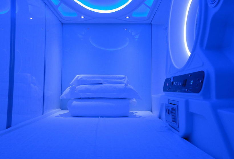 호스텔 Qube Beach Resort