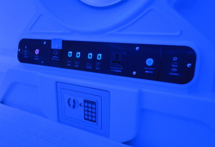 호스텔 Qube Beach Resort