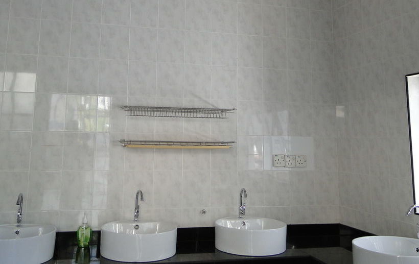 호스텔 Qube Beach Resort