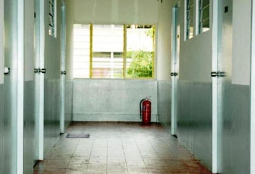 Albergue Stay In Lodge