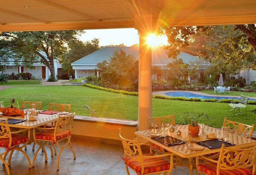 هتل Batonka Guest Lodge