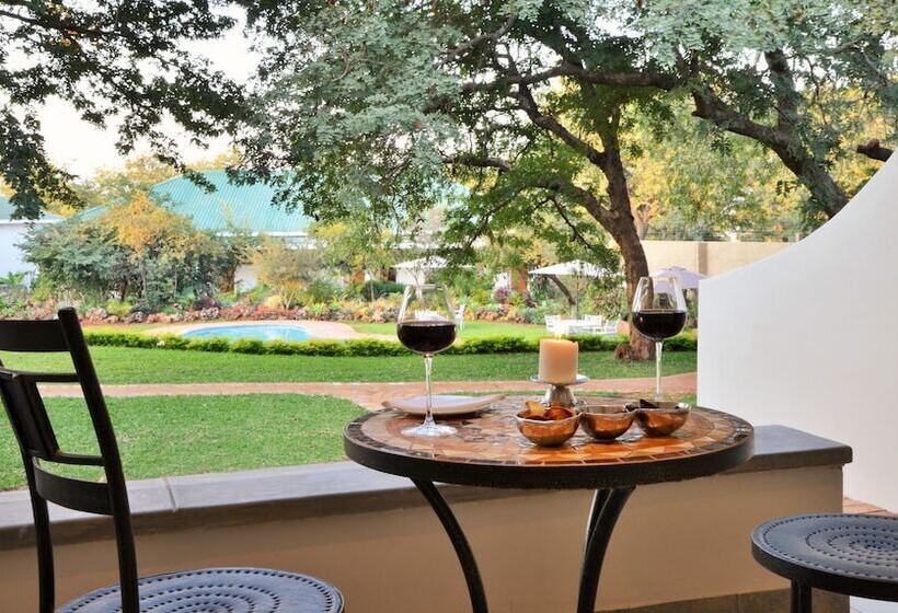 هتل Batonka Guest Lodge