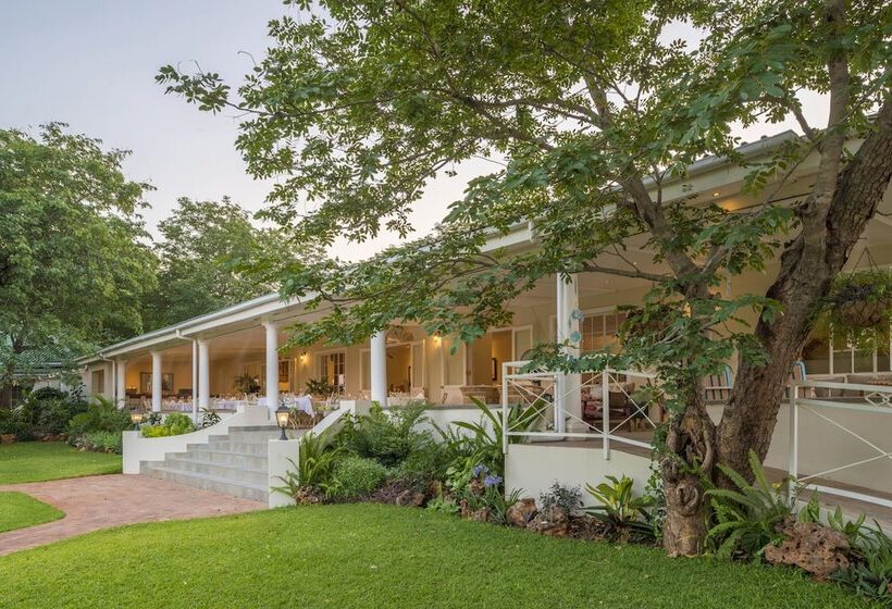 هتل Batonka Guest Lodge