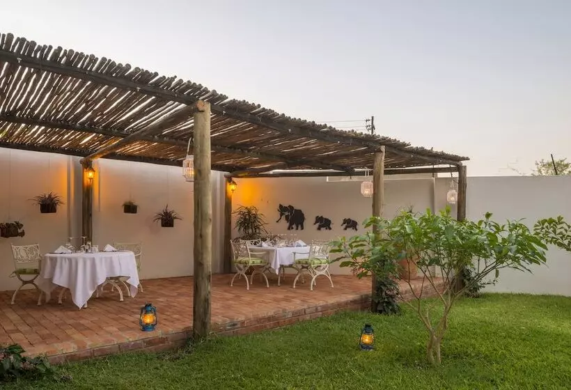 هتل Batonka Guest Lodge
