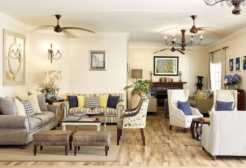 هتل Batonka Guest Lodge