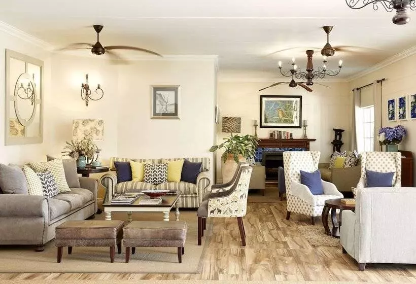 هتل Batonka Guest Lodge