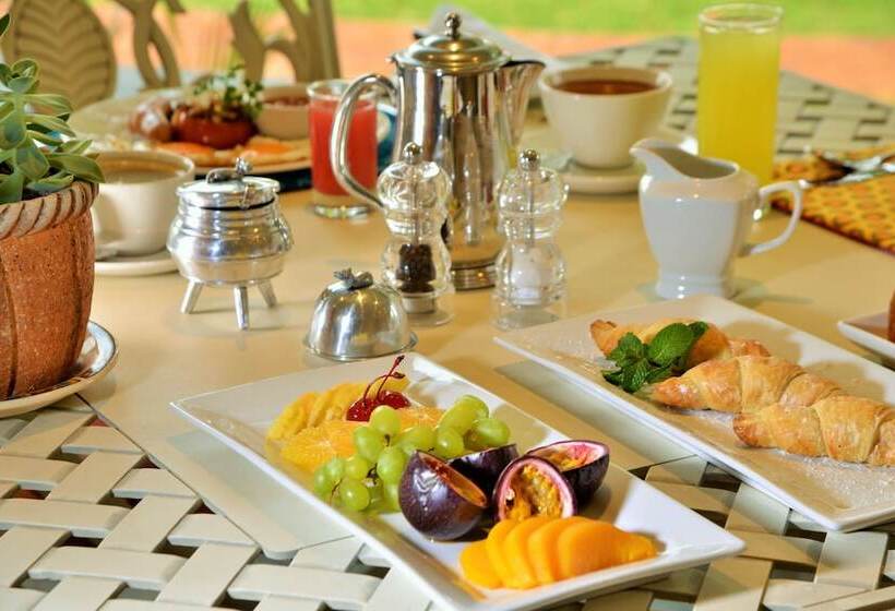 هتل Batonka Guest Lodge