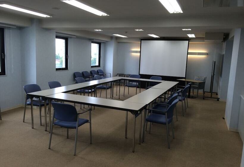 בית מלון כפרי Crown Hills Takaoka