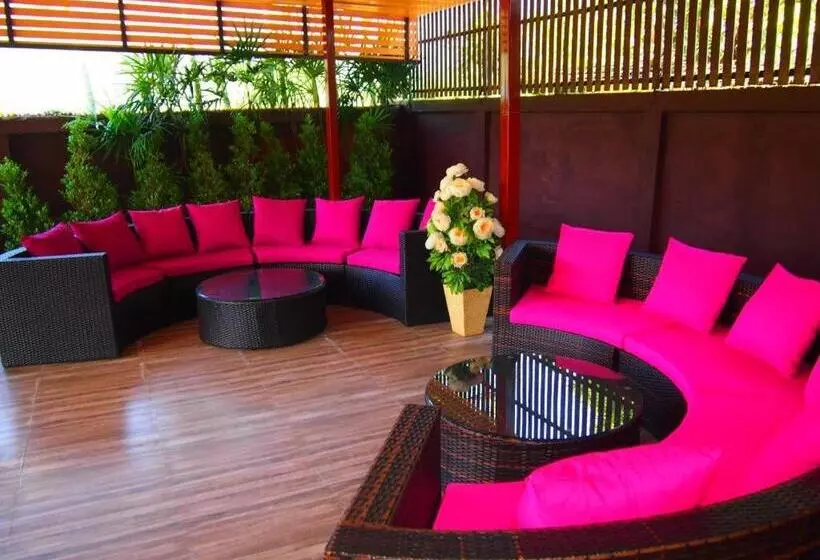 هتل Donut Resort