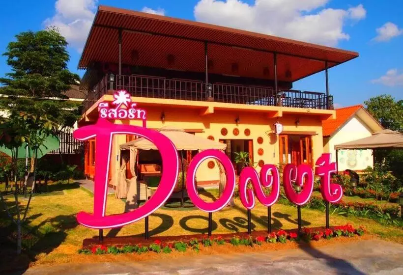 هتل Donut Resort
