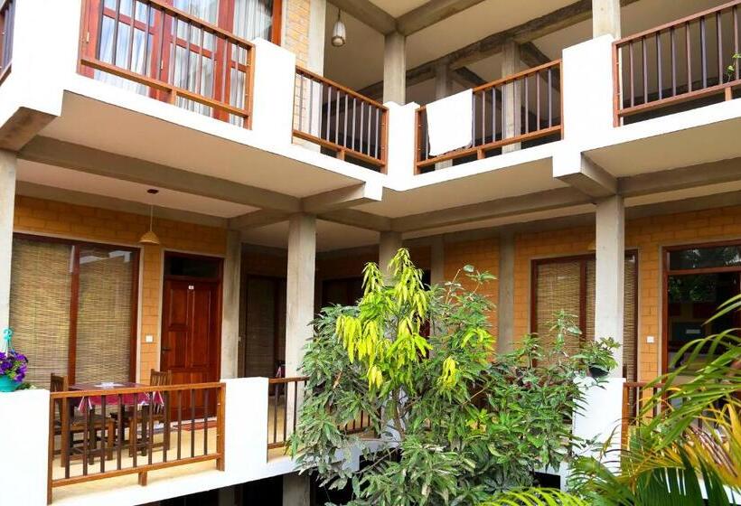 호텔 Eco Square Resort