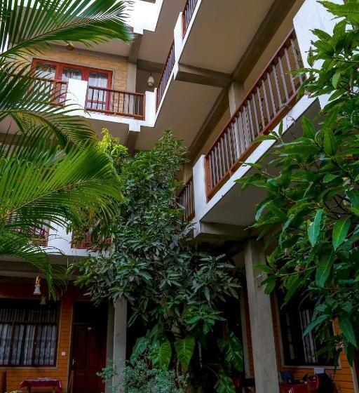 호텔 Eco Square Resort