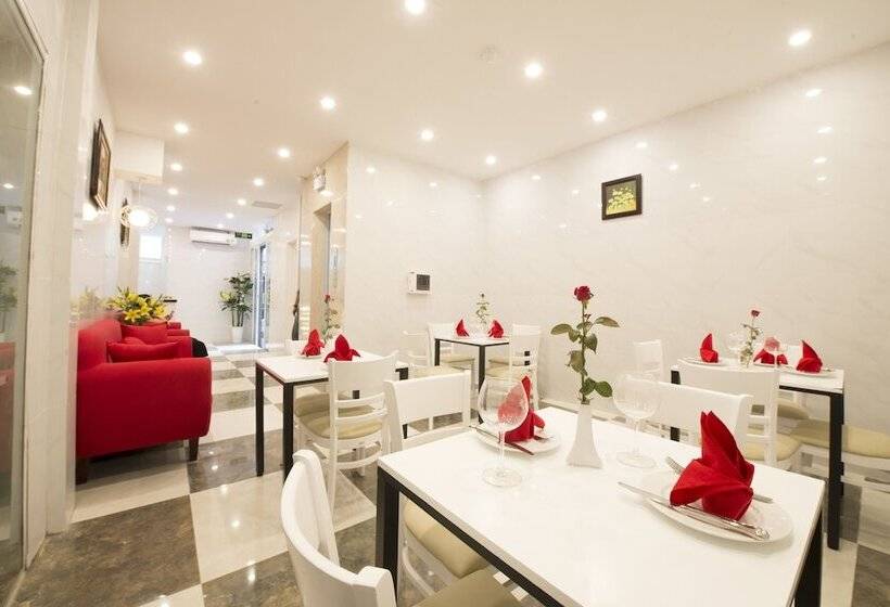 هتل Hanoi Holiday