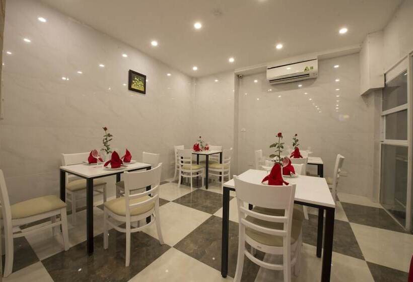 هتل Hanoi Holiday