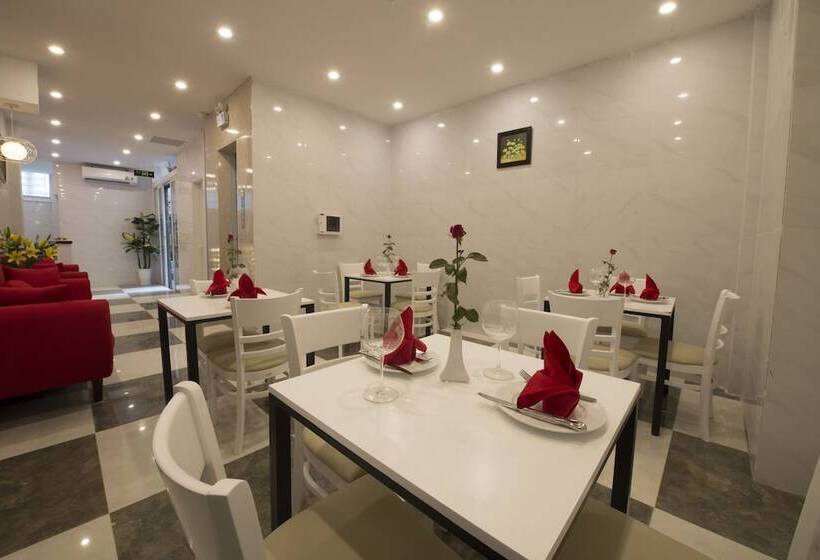 هتل Hanoi Holiday