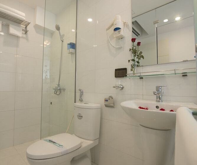 هتل Hanoi Holiday