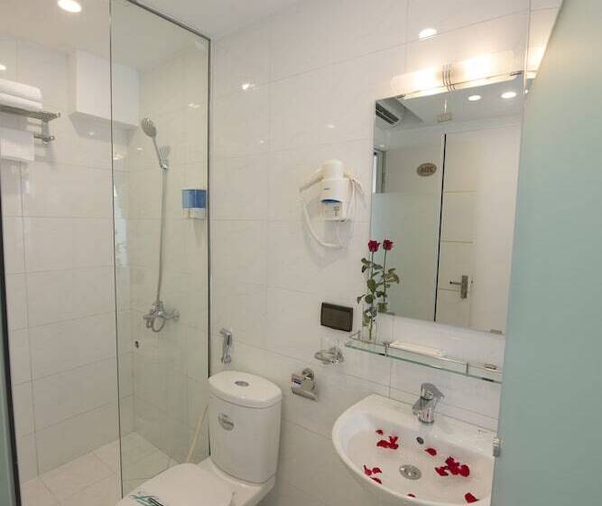 هتل Hanoi Holiday