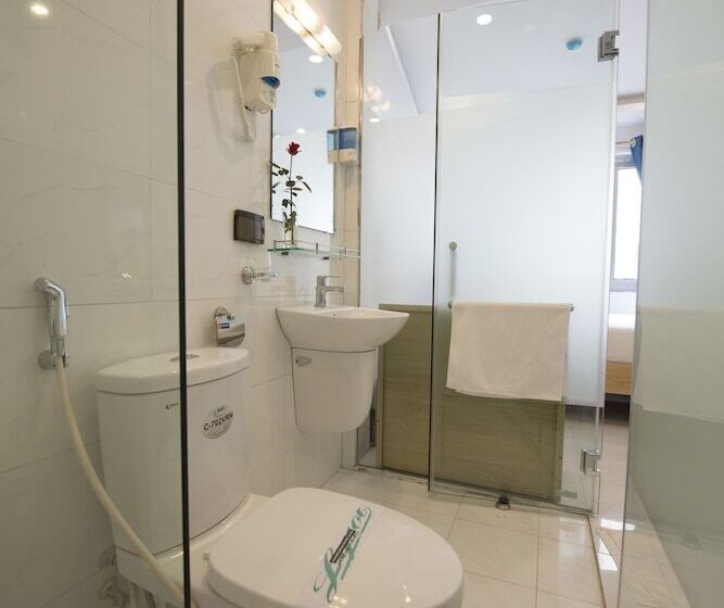 هتل Hanoi Holiday