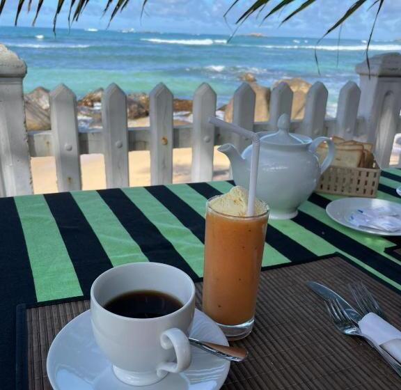 Отель Happy Beach Resort