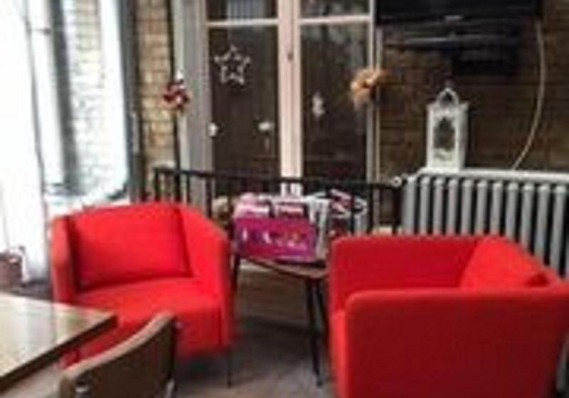 هتل Hôtel De La Comète