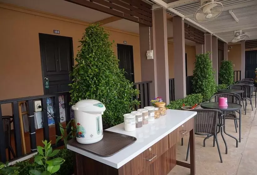 ホテル Mt Place Sakon Nakhon