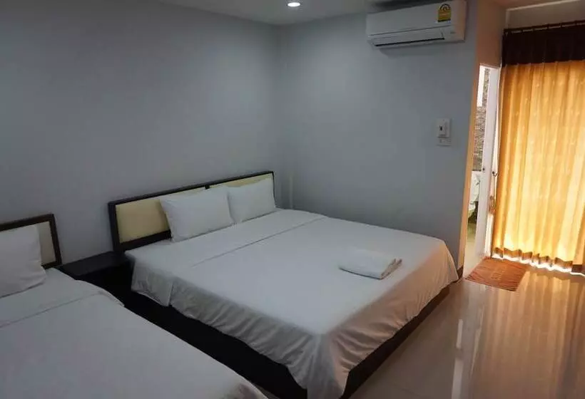 ホテル Mt Place Sakon Nakhon