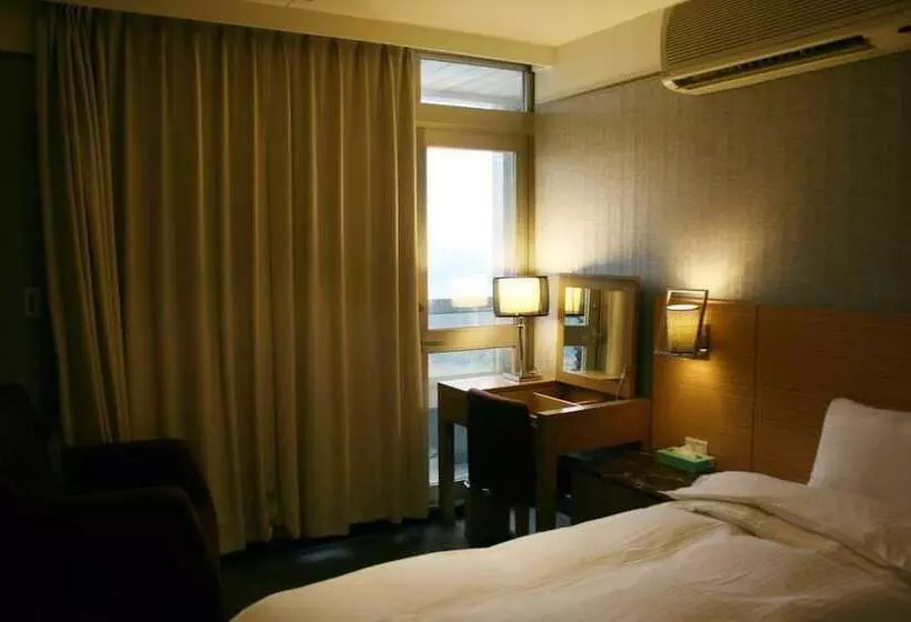هتل Rhine Inn