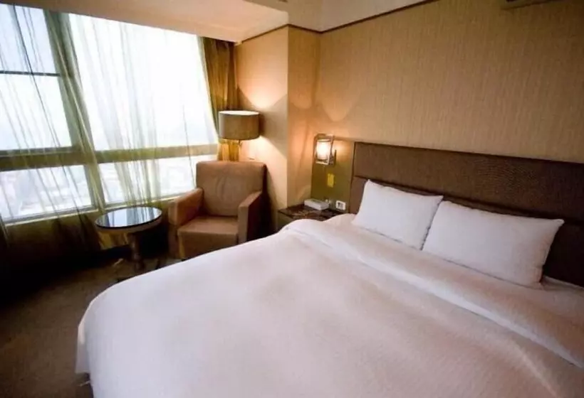 هتل Rhine Inn