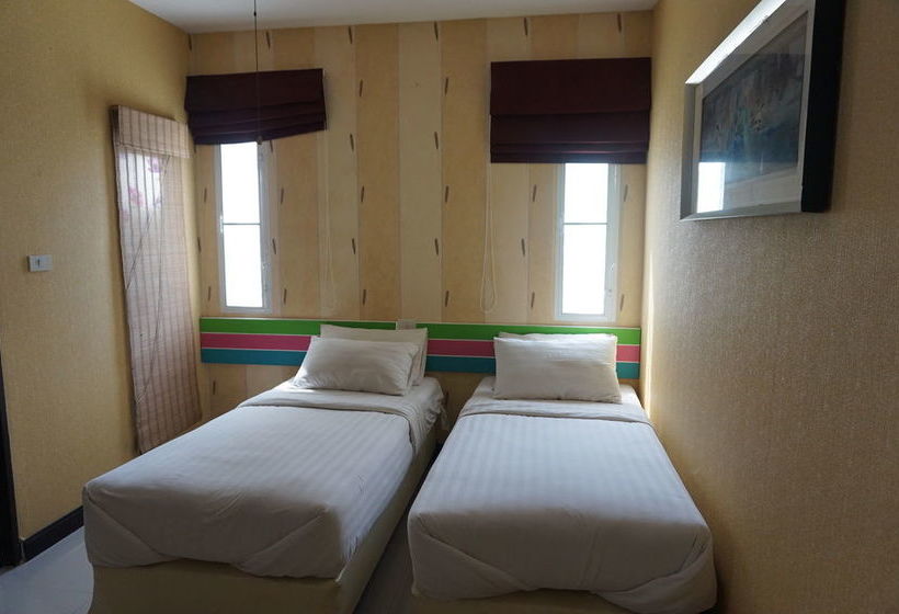 Отель The Seat Hostel